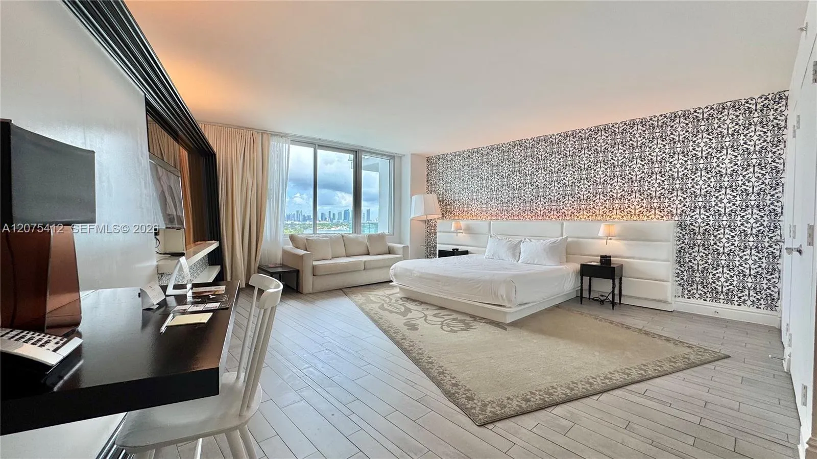 Foto de propiedad en 1100 West Avenue 1108, Miami Beach, FL 33139 Miami Beach con MLS# 