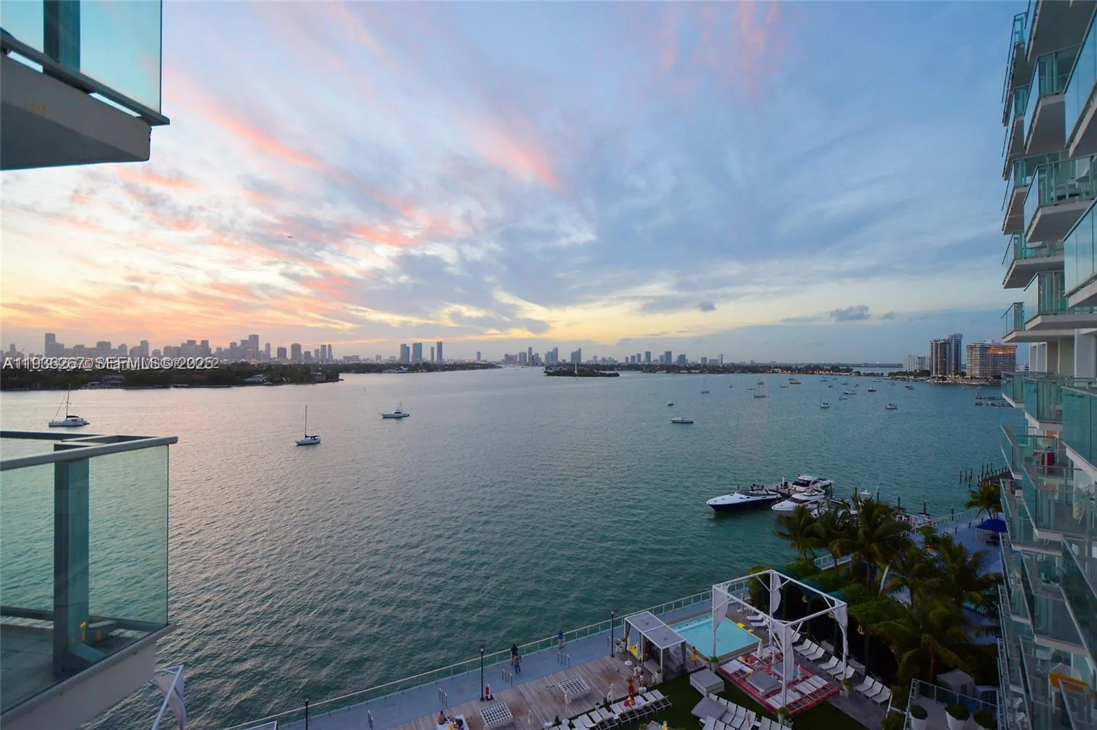 Foto de propiedad en 1100 West Avenue 1220, Miami Beach, FL 33139 Miami Beach con MLS# 