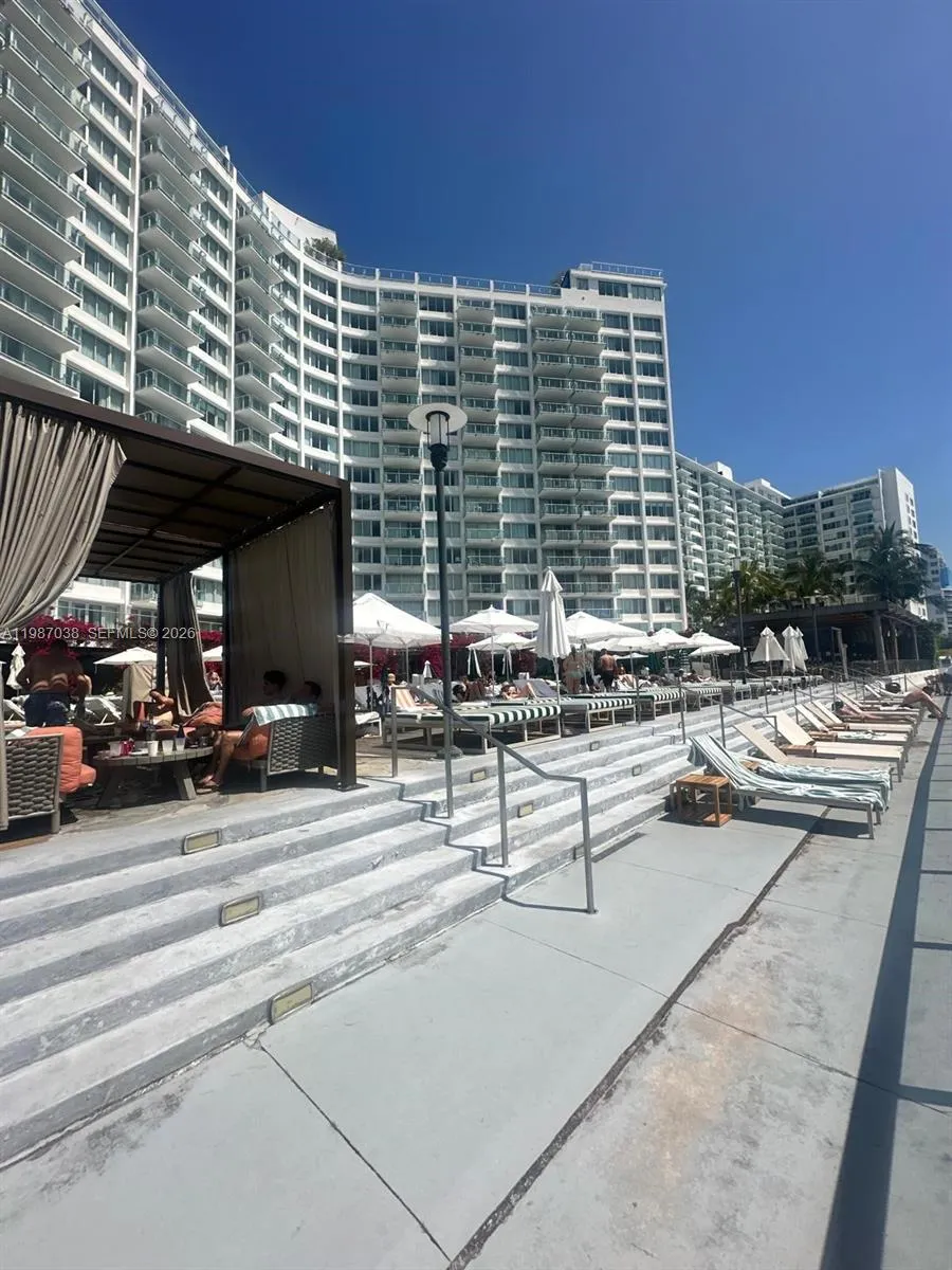 Foto de propiedad en 1100 West Avenue 1606, Miami Beach, FL 33139 Miami Beach con MLS# 
