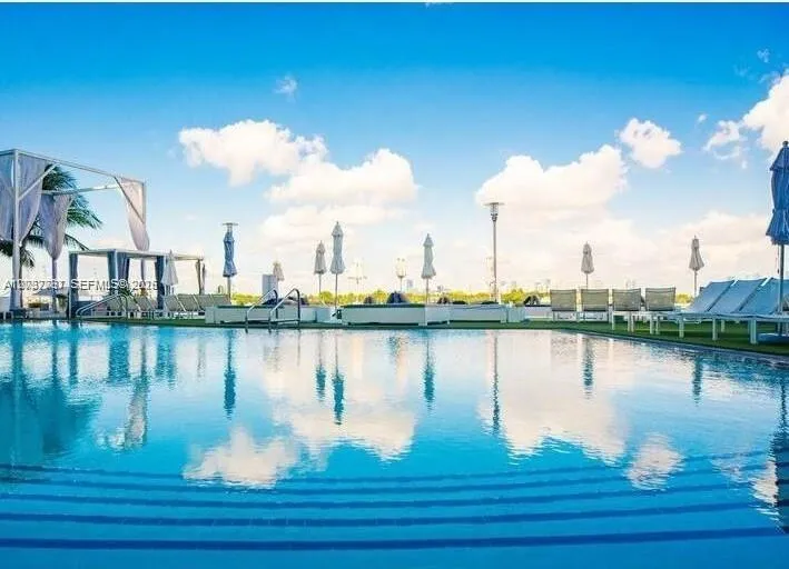 Foto de propiedad en 1100 West Avenue 525, Miami Beach, FL 33139 Miami Beach con MLS# 
