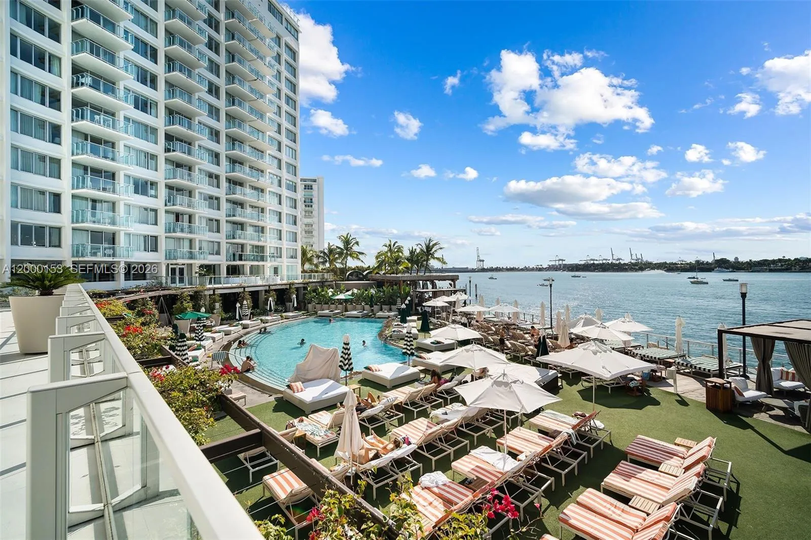 Foto de propiedad en 1100 West Avenue 819, Miami Beach, FL 33139 Miami Beach con MLS# 