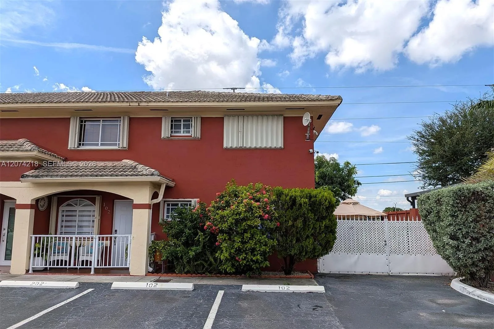 En Venta 11005 W Okeechobee Road 102, Hialeah Gardens, FL 33018, Hialeah Gardens, FL 33018