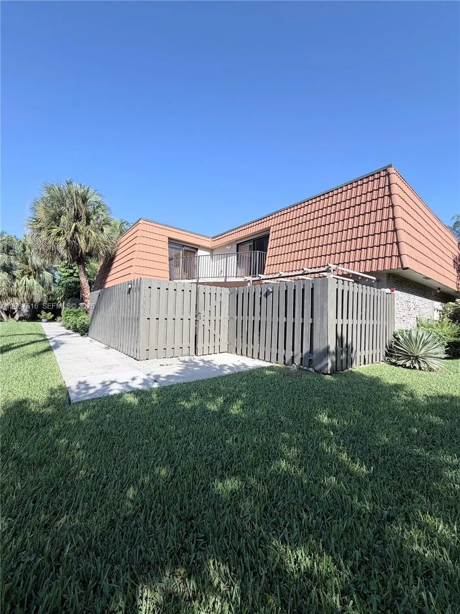 En Venta 11006 N Harmony Lake Circle, Davie, FL 33324, Davie, FL 33324