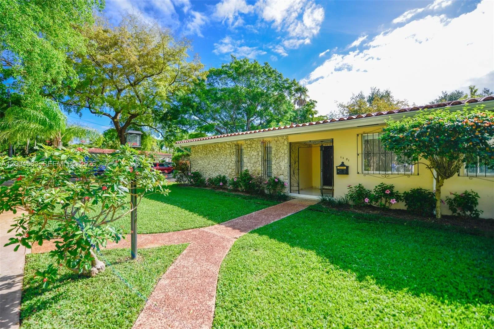 Foto de propiedad en 1101 Capri Street, Coral Gables, FL 33134 Coral Gables con MLS# 