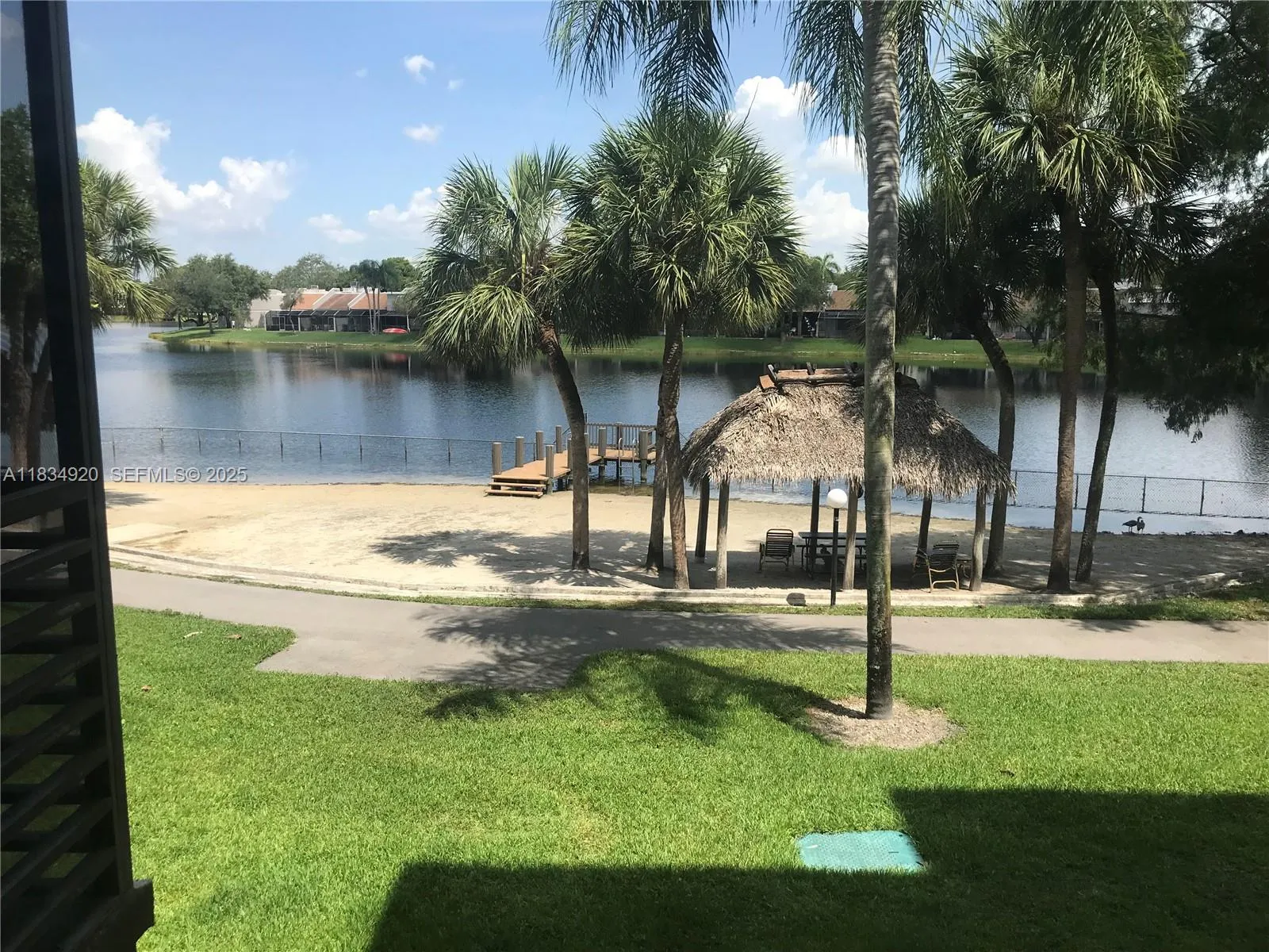 Foto de propiedad en 1101 Colony Point Circle 206, Pembroke Pines, FL 33026 Pembroke Pines con MLS# 