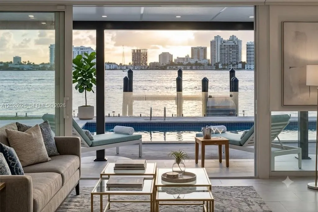 Foto de propiedad en 1101 S Shore Drive 1, Miami Beach, FL 33141 Miami Beach con MLS# 