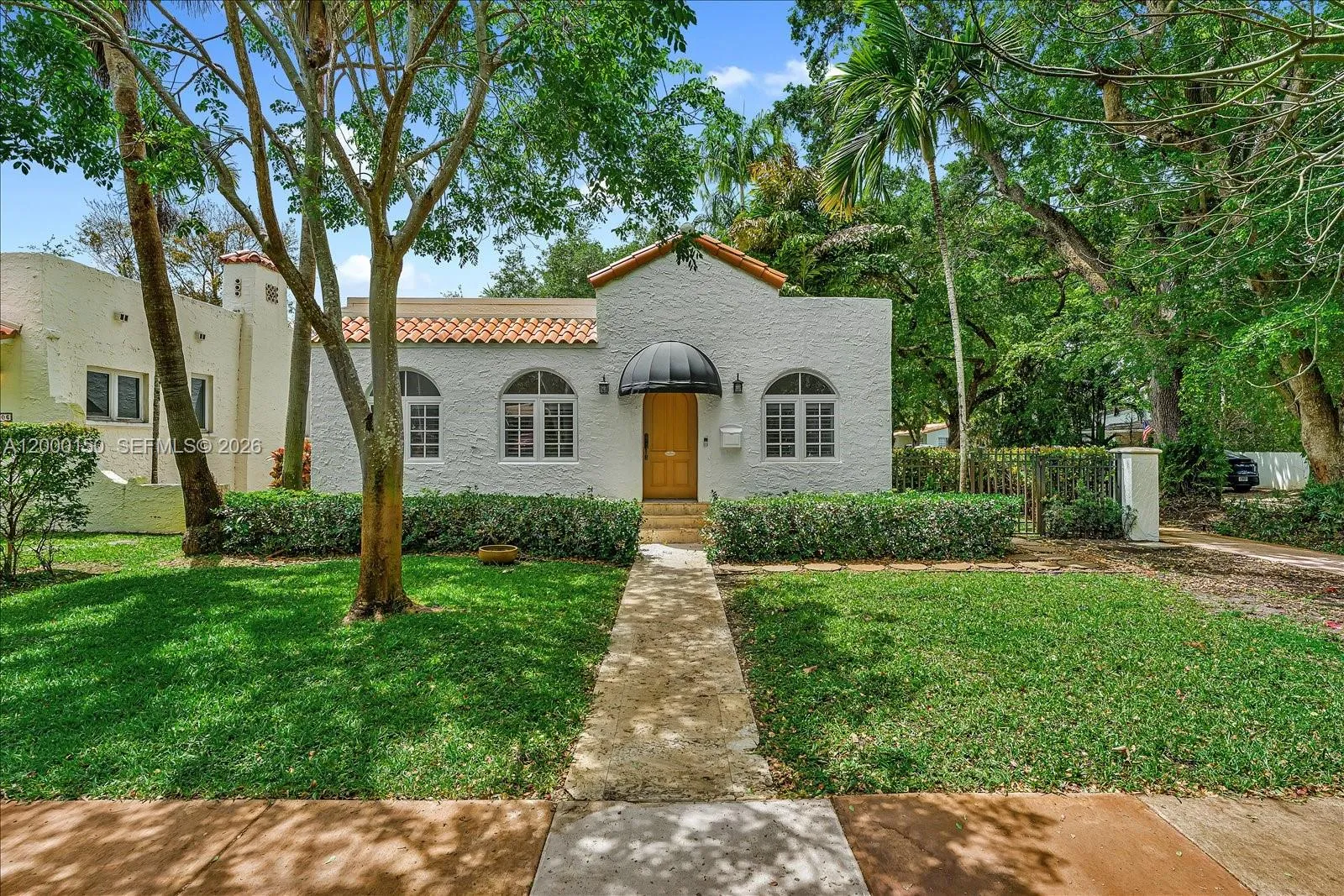 Foto de propiedad en 1102 Genoa Street, Coral Gables, FL 33134 Coral Gables con MLS# 