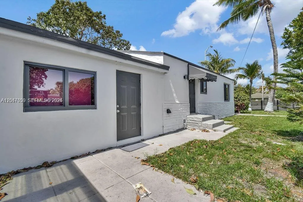 Foto de propiedad en 1102 NW 103rd Street, Miami, FL 33150 Miami con MLS# 