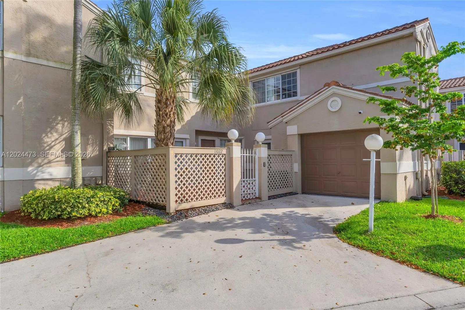 Foto de propiedad en 11022 Chandler Drive, Cooper City, FL 33026 Cooper City con MLS# 