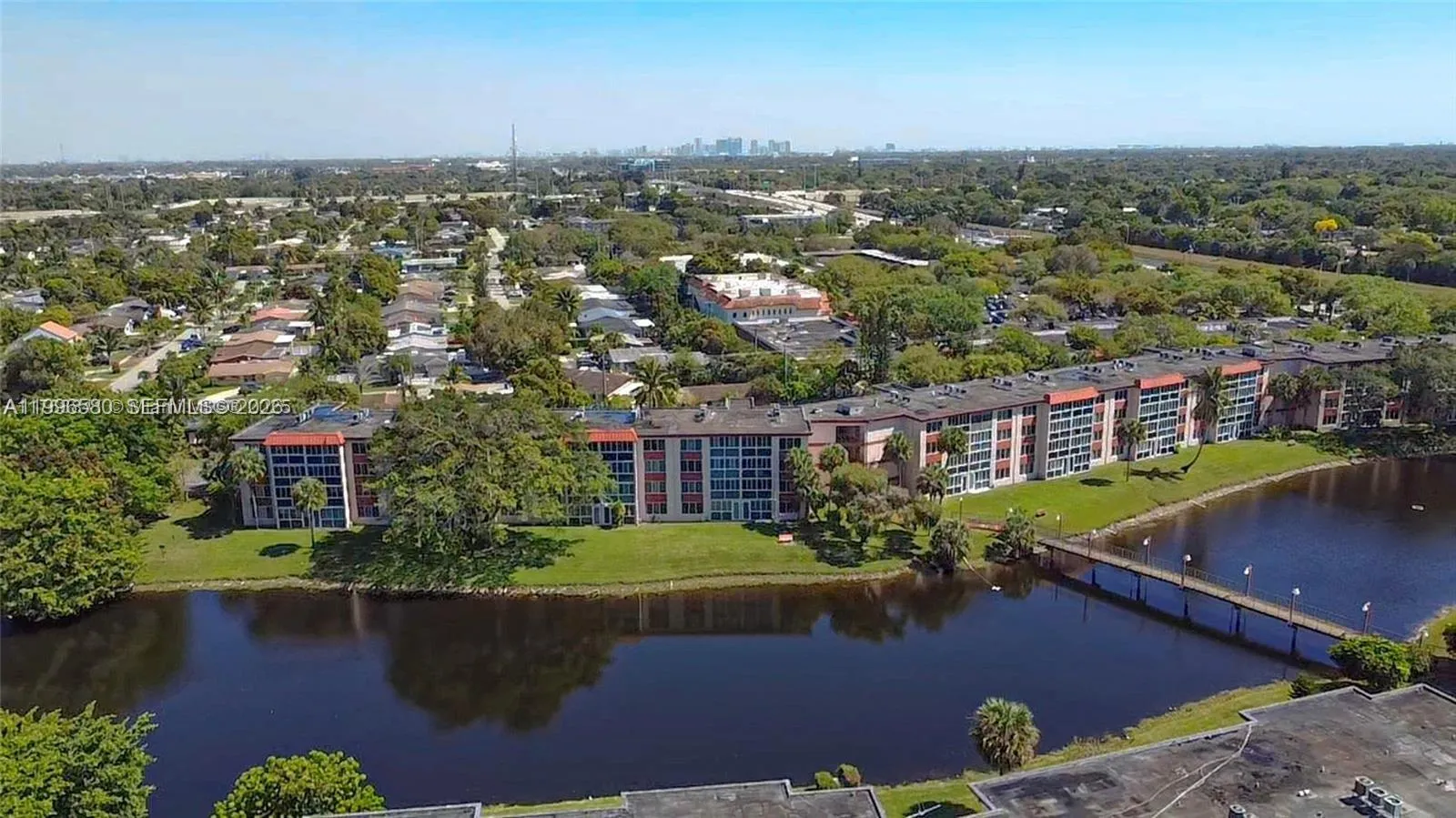 Foto de propiedad en 1103 NW 58th Terrace 116, Sunrise, FL 33313 Sunrise con MLS# 