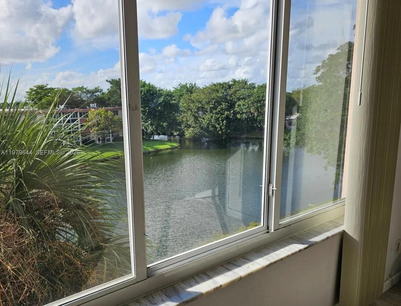 Vendido 1103 NW 58th Terrace 417, Sunrise, FL 33313, Sunrise, FL 33313
