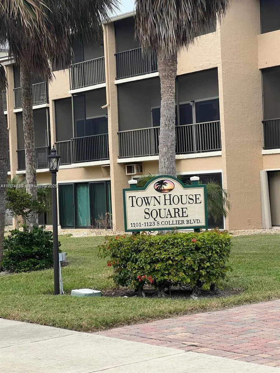 Foto de propiedad en 1103 S Collier C-108, Marco Island, FL 34145 Marco Island con MLS# 
