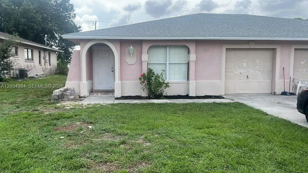 Foto de propiedad en 1104 SE 24th Avenue 1104, FL 33990  con MLS# 