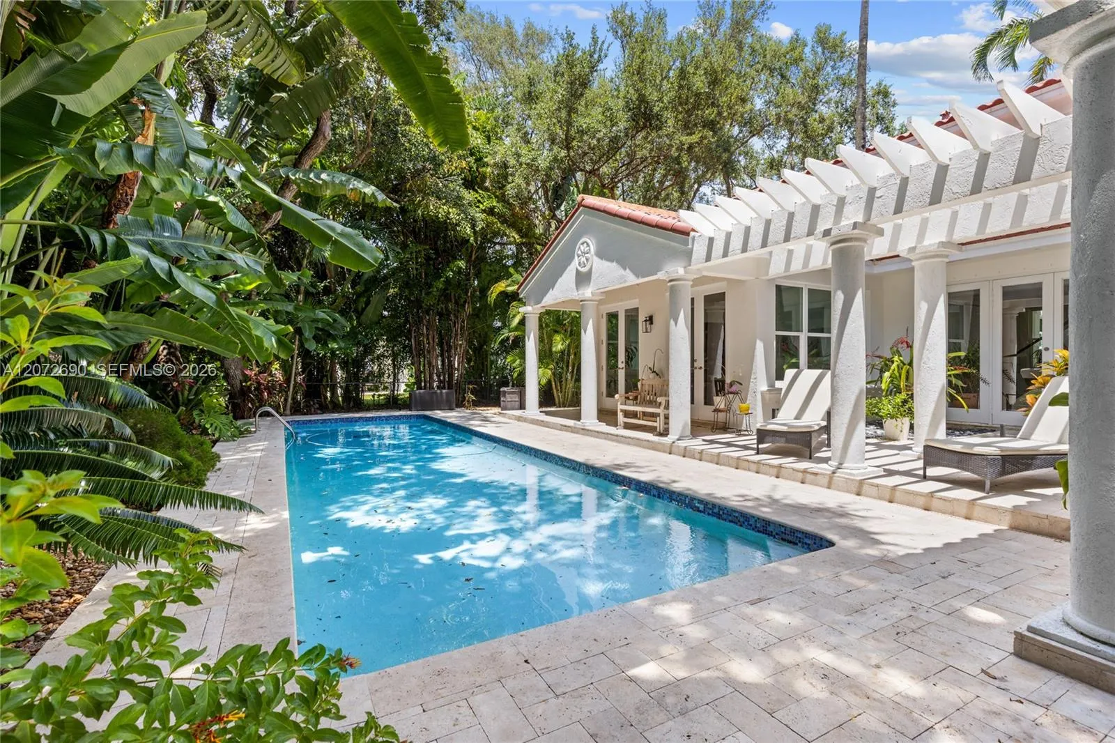 Foto de propiedad en 11050 Girasol Avenue, Coral Gables, FL 33156 Coral Gables con MLS# 