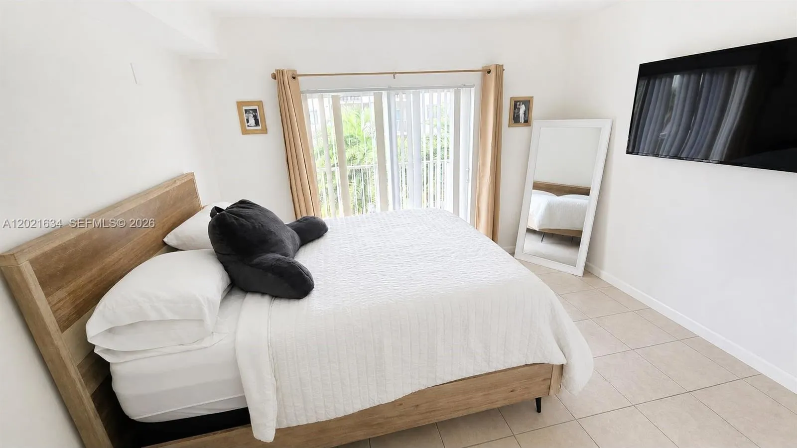 Foto de propiedad en 11060 SW 196th Street 301, Cutler Bay, FL 33157 Cutler Bay con MLS# 