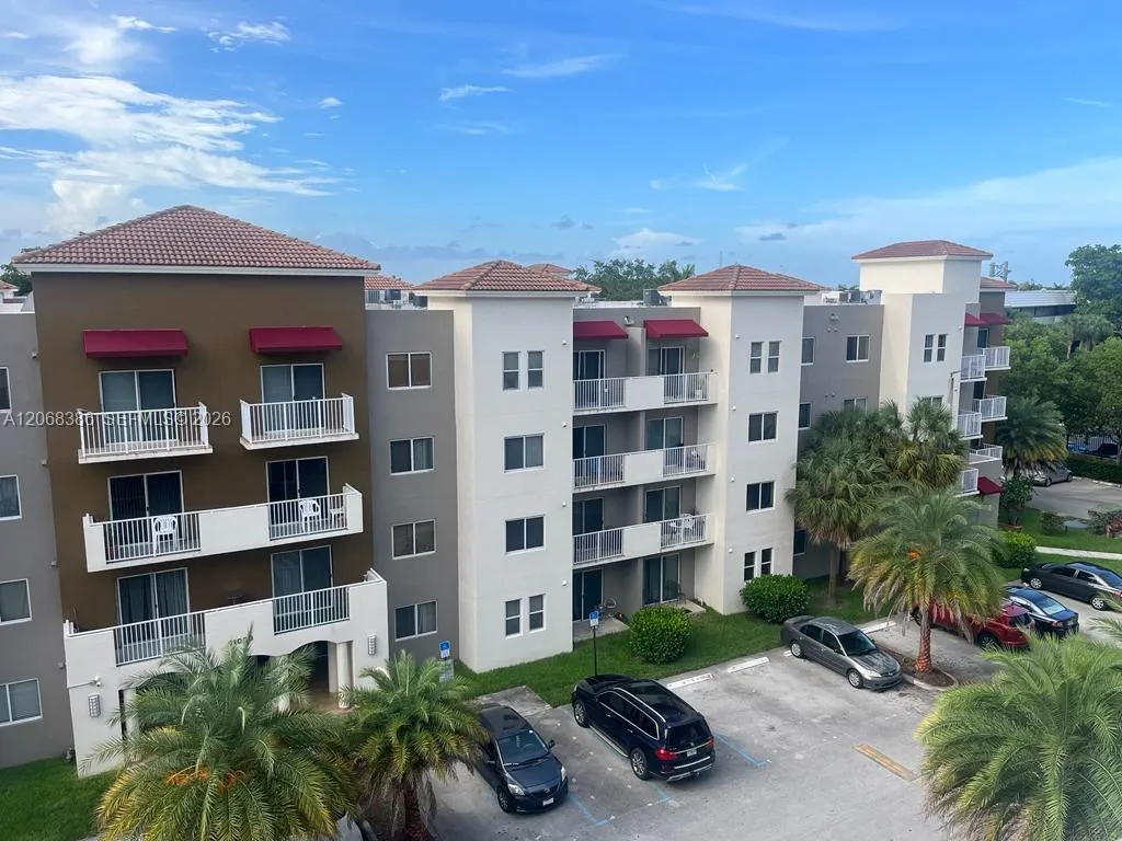 Foto de propiedad en 11060 SW 196th Street 511, Cutler Bay, FL 33157 Cutler Bay con MLS# 