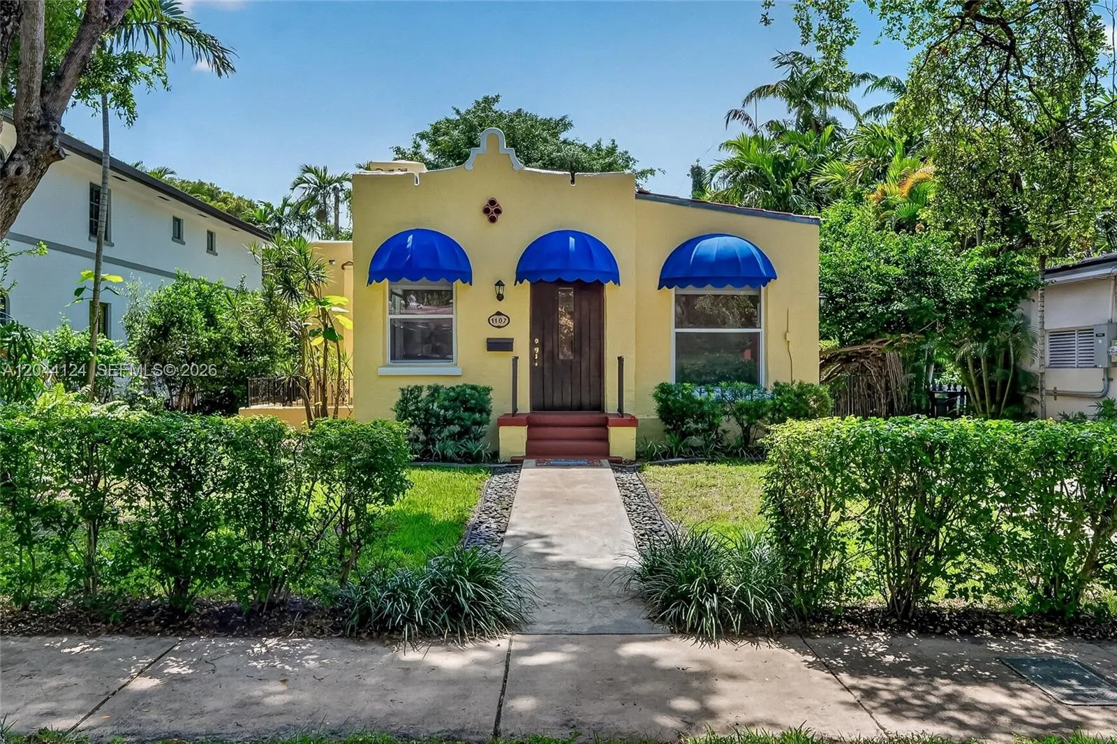 Foto de propiedad en 1107 Pizarro Street, Coral Gables, FL 33134 Coral Gables con MLS# 