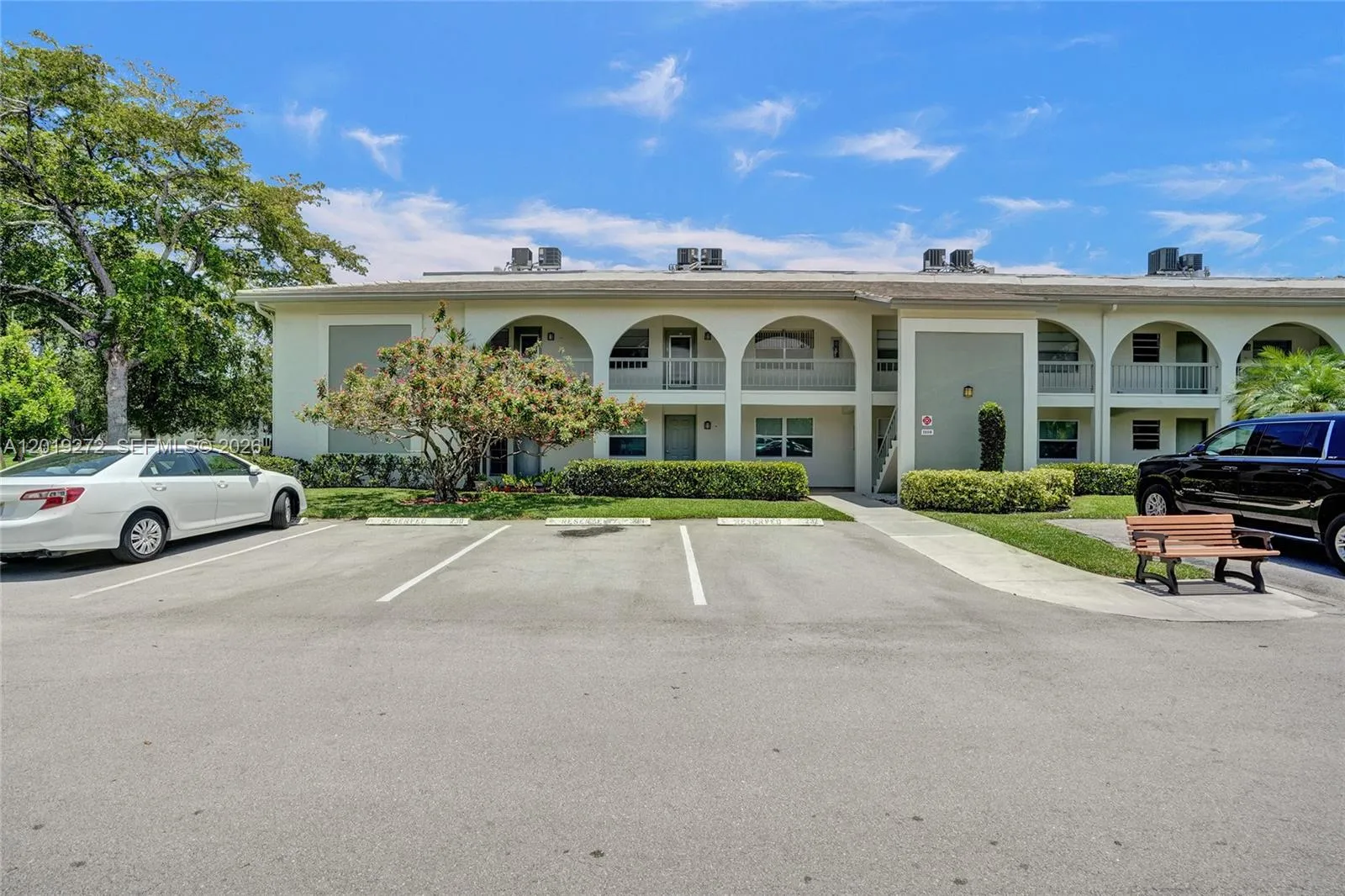 Foto de propiedad en 1108 Bahama Bend B1, Coconut Creek, FL 33066 Coconut Creek con MLS# 