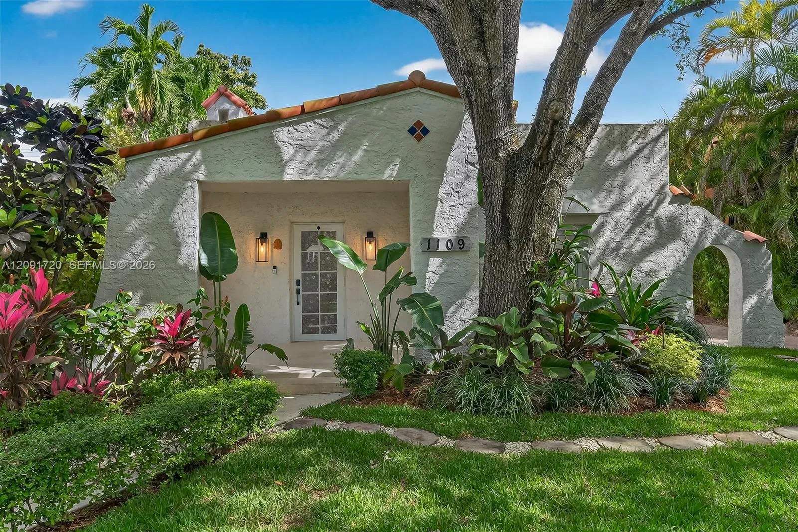 En Venta 1109 Almeria Avenue, Coral Gables, FL 33134, Coral Gables, FL 33134