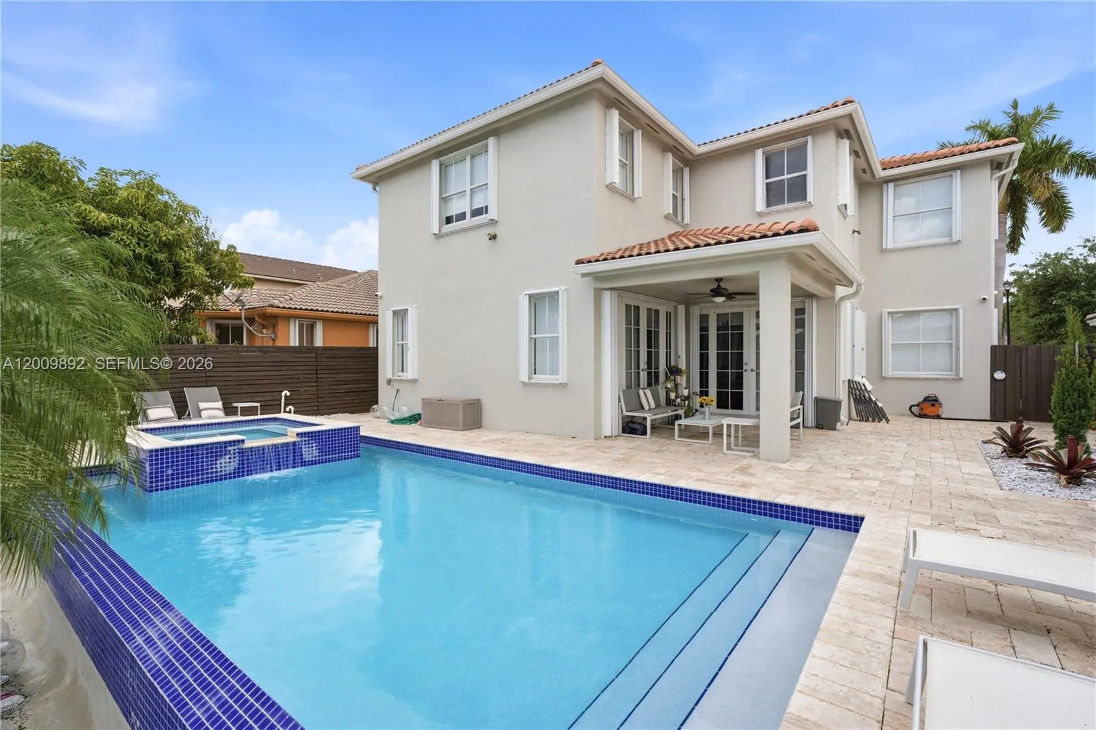 Foto de propiedad en 11090 NW 84th Street, Doral, FL 33178 Doral con MLS# 