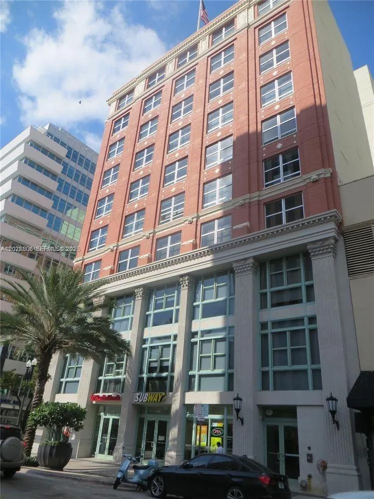 Foto de propiedad en 111 E Flagler Street 402, Miami, FL 33131 Miami con MLS# 