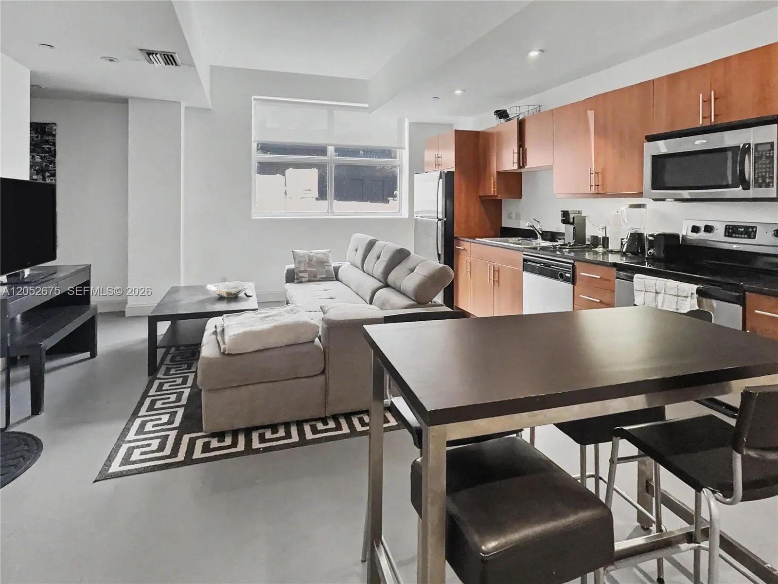 Foto de propiedad en 111 E Flagler Street 410, Miami, FL 33131 Miami con MLS# 