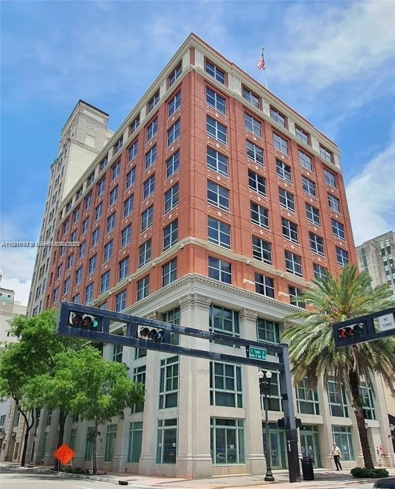Foto de propiedad en 111 E Flagler Street 507, Miami, FL 33131 Miami con MLS# 
