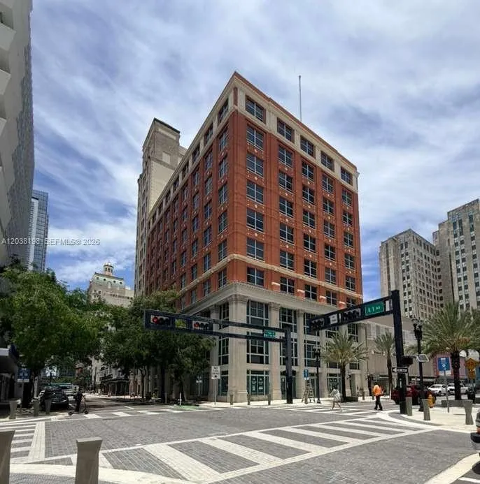 En Renta 111 E Flagler Street 806, Miami, FL 33131, Miami, FL 33131