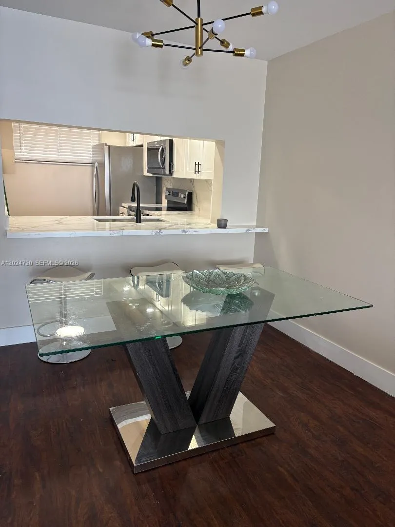 Foto de propiedad en 111 Lake Emerald Drive 302, Oakland Park, FL 33309 Oakland Park con MLS# 