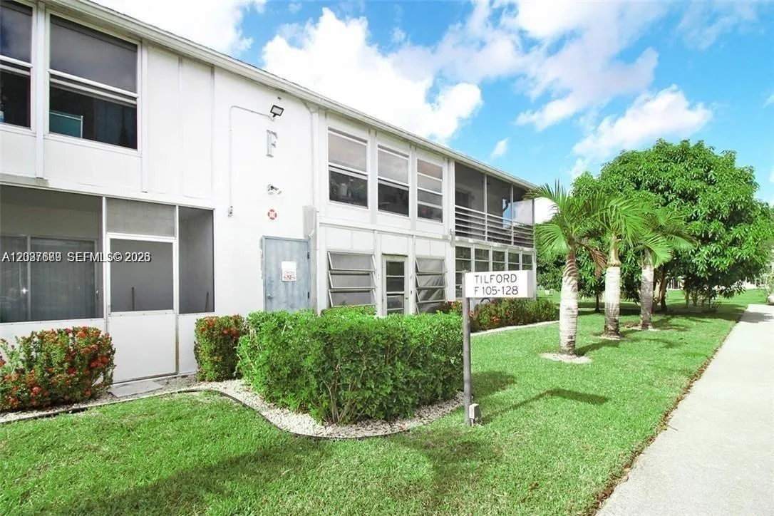 Foto de propiedad en 111 Tilford F 111, Deerfield Beach, FL 33442 Deerfield Beach con MLS# 