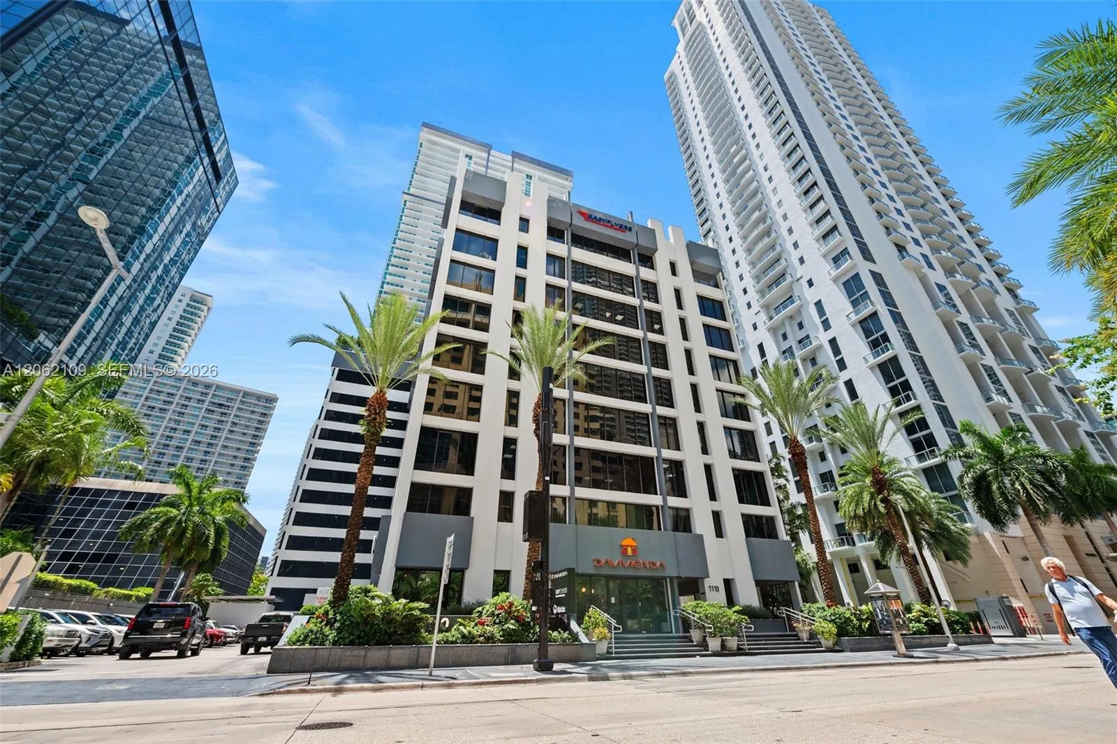 Foto de propiedad en 1110 Brickell Avenue 609A & 609B, Miami, FL 33131 Miami con MLS# 