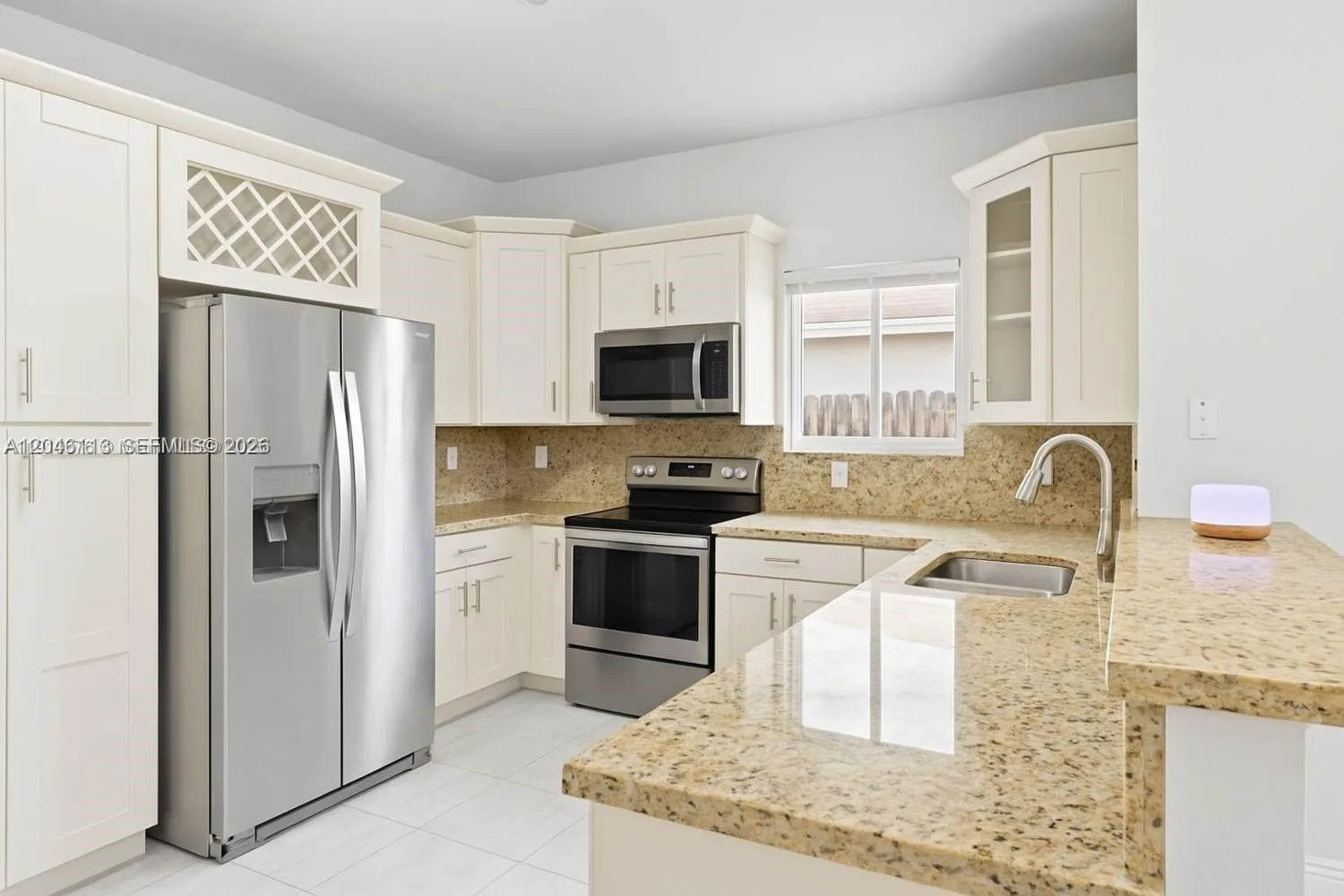 Foto de propiedad en 1110 NE 1st Avenue 1110, Fort Lauderdale, FL 33304 Fort Lauderdale con MLS# 