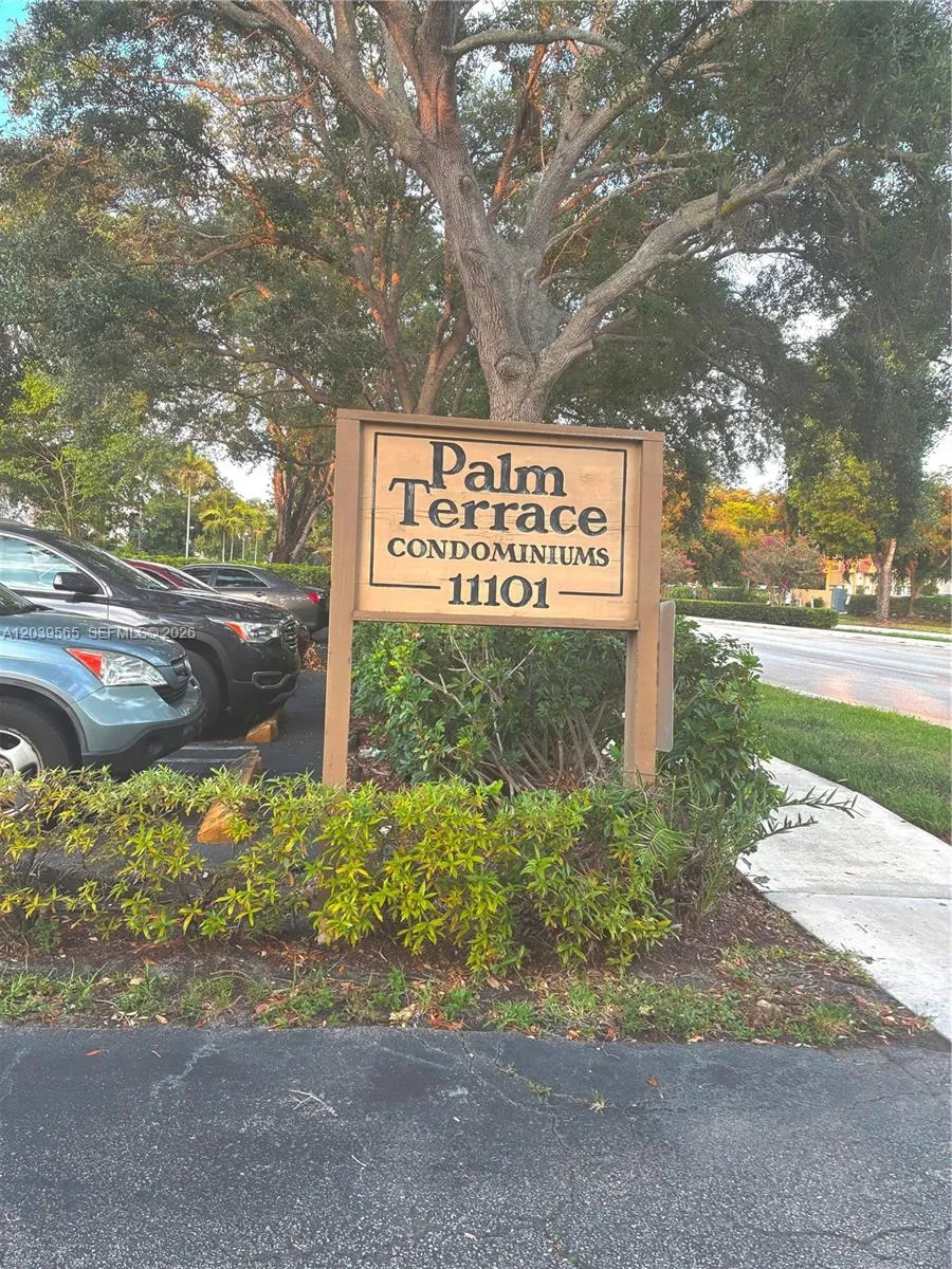 Foto de propiedad en 11101 Royal Palm Boulevard 214, Coral Springs, FL 33065 Coral Springs con MLS# 