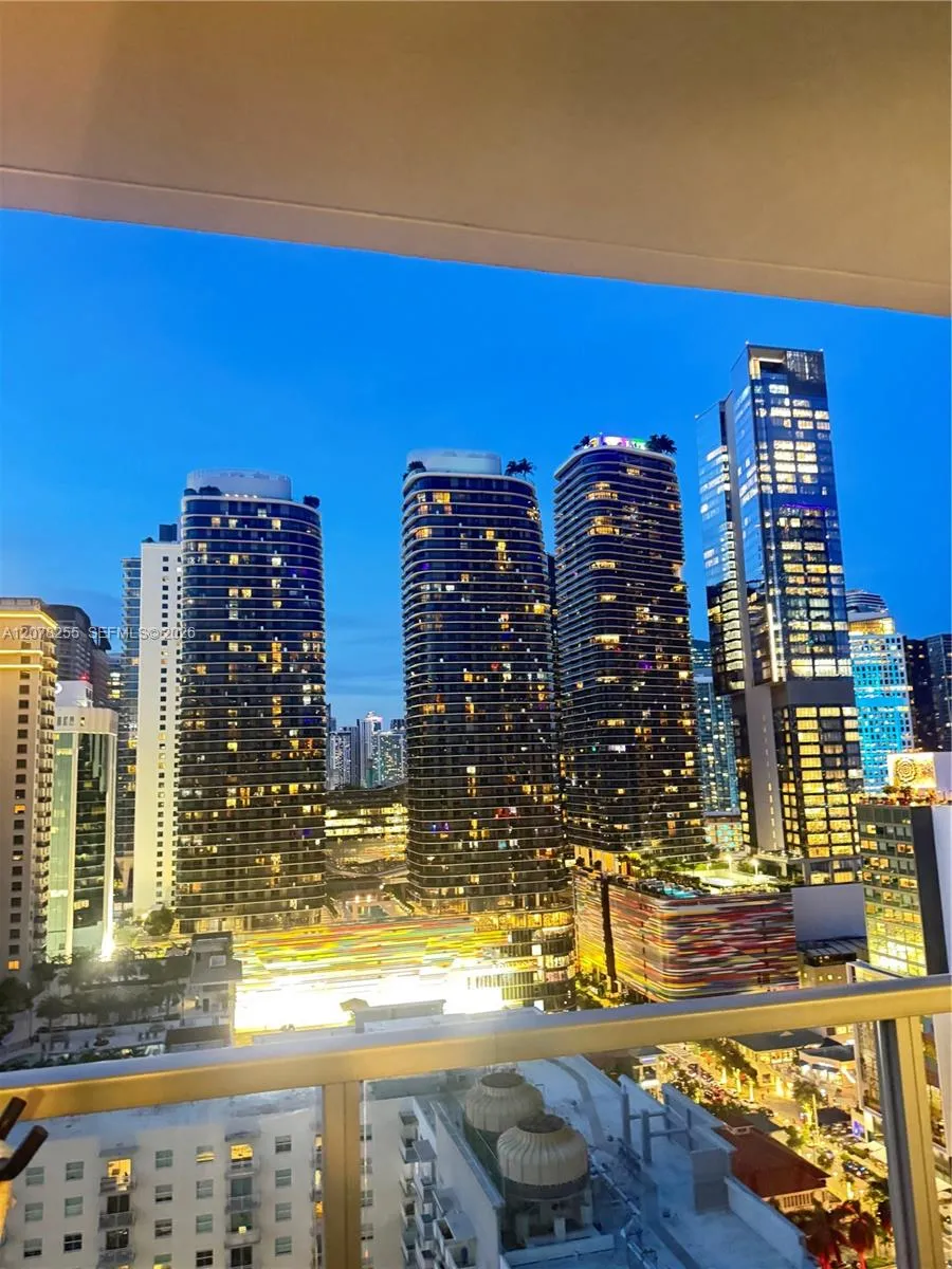 Foto de propiedad en 1111 SW 1st Avenue 2721-N, Miami, FL 33130 Miami con MLS#