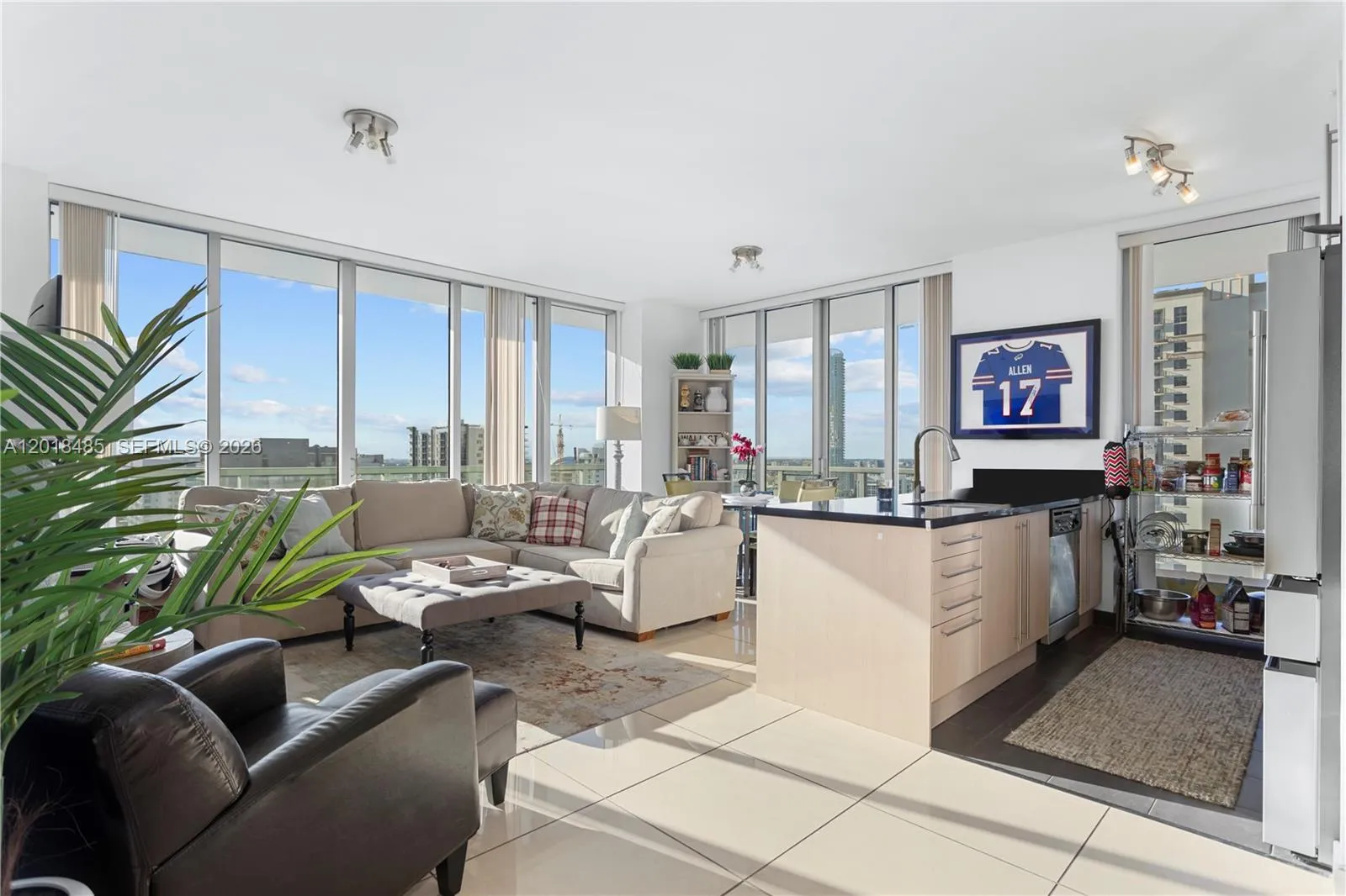 Foto de propiedad en 1111 SW 1st Avenue 2925-N, Miami, FL 33130 Miami con MLS#