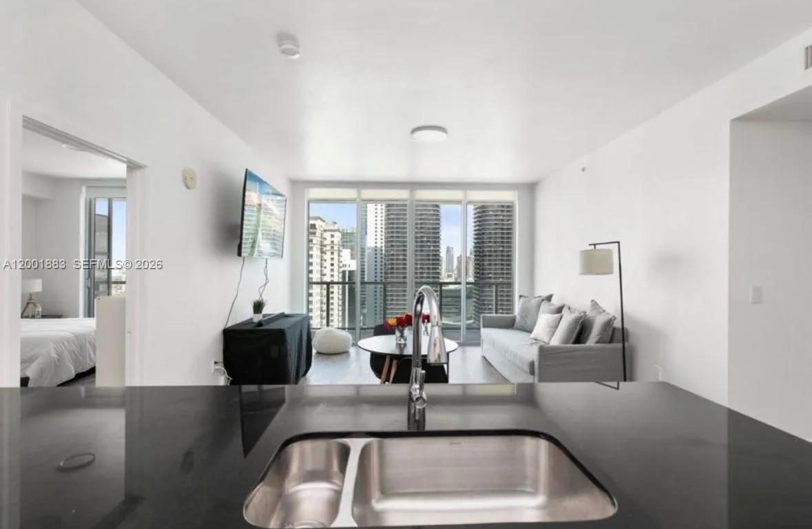 Foto de propiedad en 1111 SW 1st Avenue 3222-N, Miami, FL 33130 Miami con MLS#