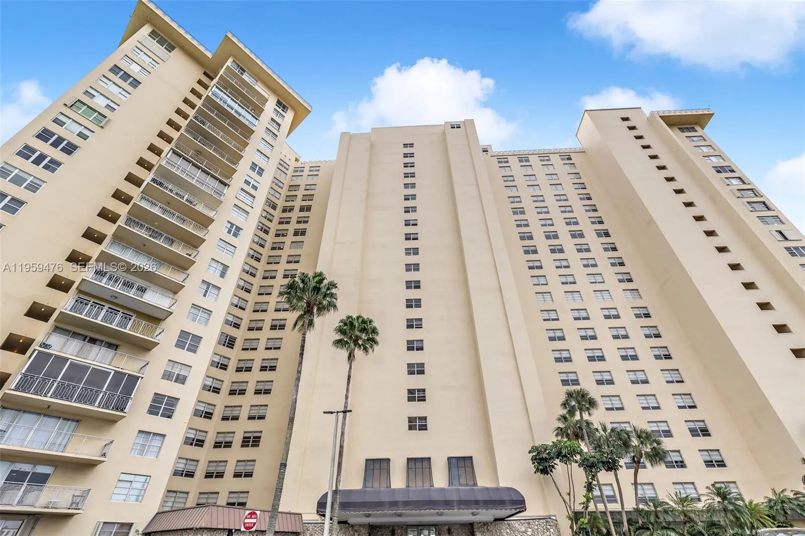 Foto de propiedad en 11111 Biscayne Boulevard 116, Miami, FL 33181 Miami con MLS#