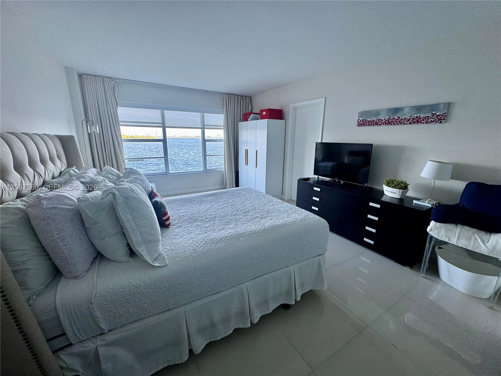 Foto de propiedad en 11111 Biscayne Boulevard 2B, Miami, FL 33181 Miami con MLS#