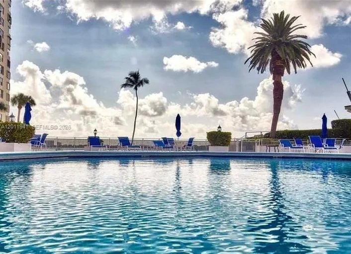 En Renta 11111 Biscayne Boulevard 2H, Miami, FL 33181, Miami, FL 33181