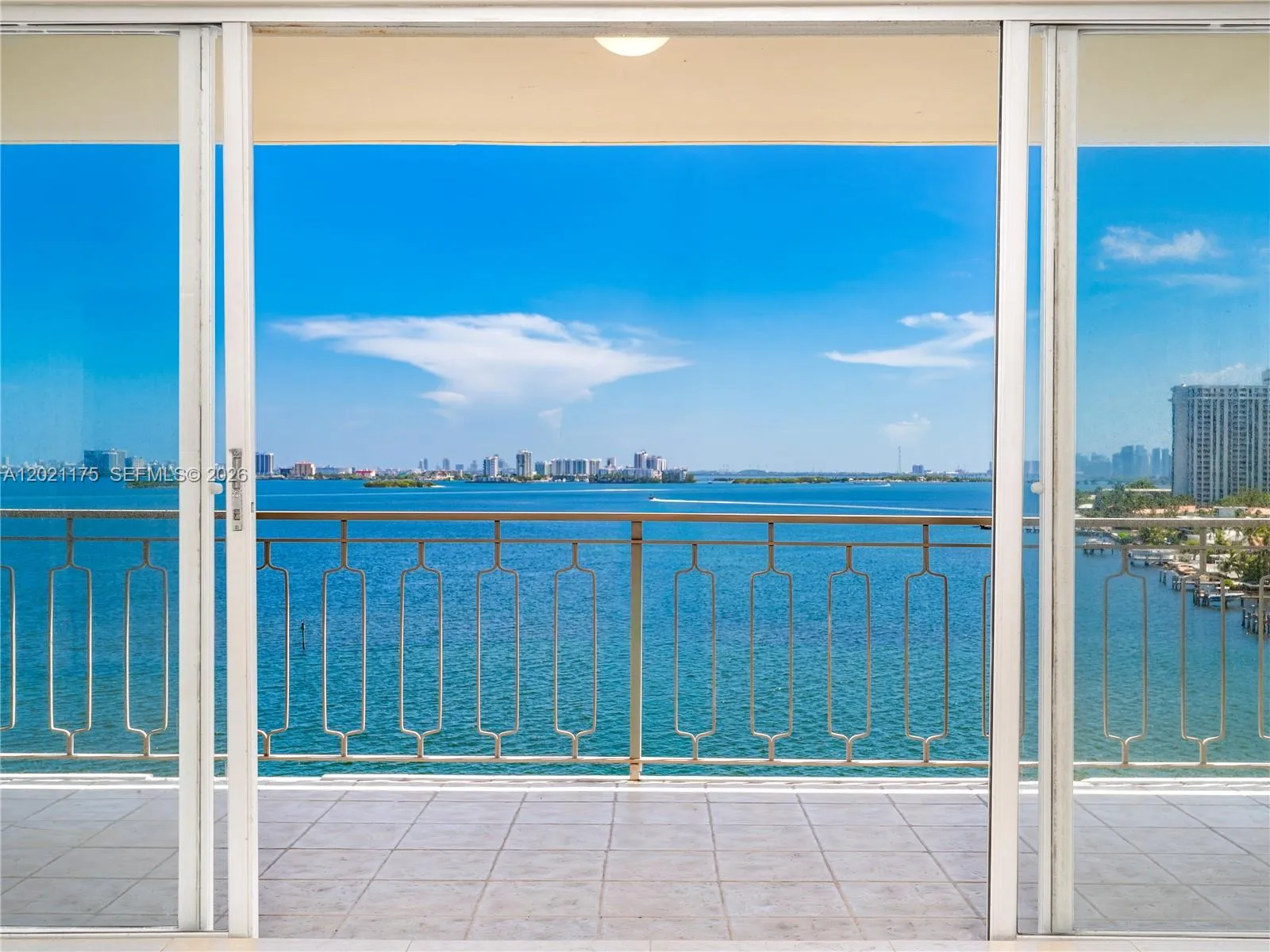 Foto de propiedad en 11111 Biscayne Boulevard 912, Miami, FL 33181 Miami con MLS#