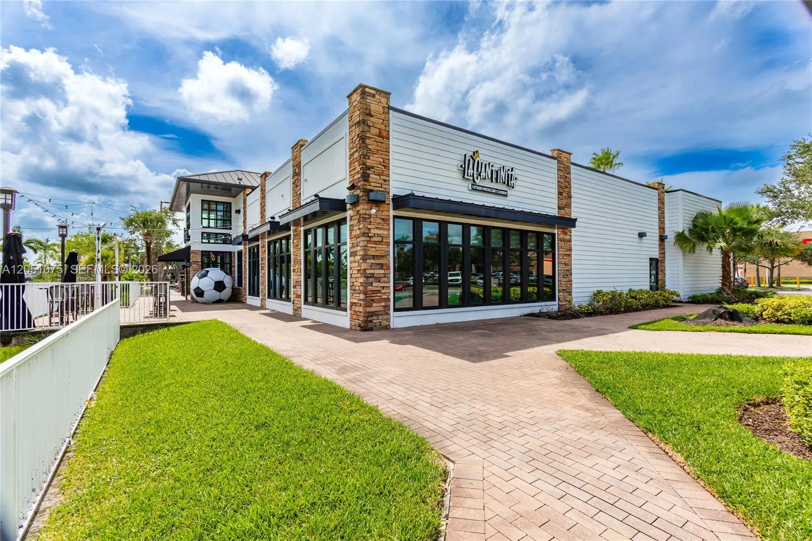 Foto de propiedad en 11111 Southern Boulevard, Royal Palm Beach, FL 33411 Royal Palm Beach con MLS# 