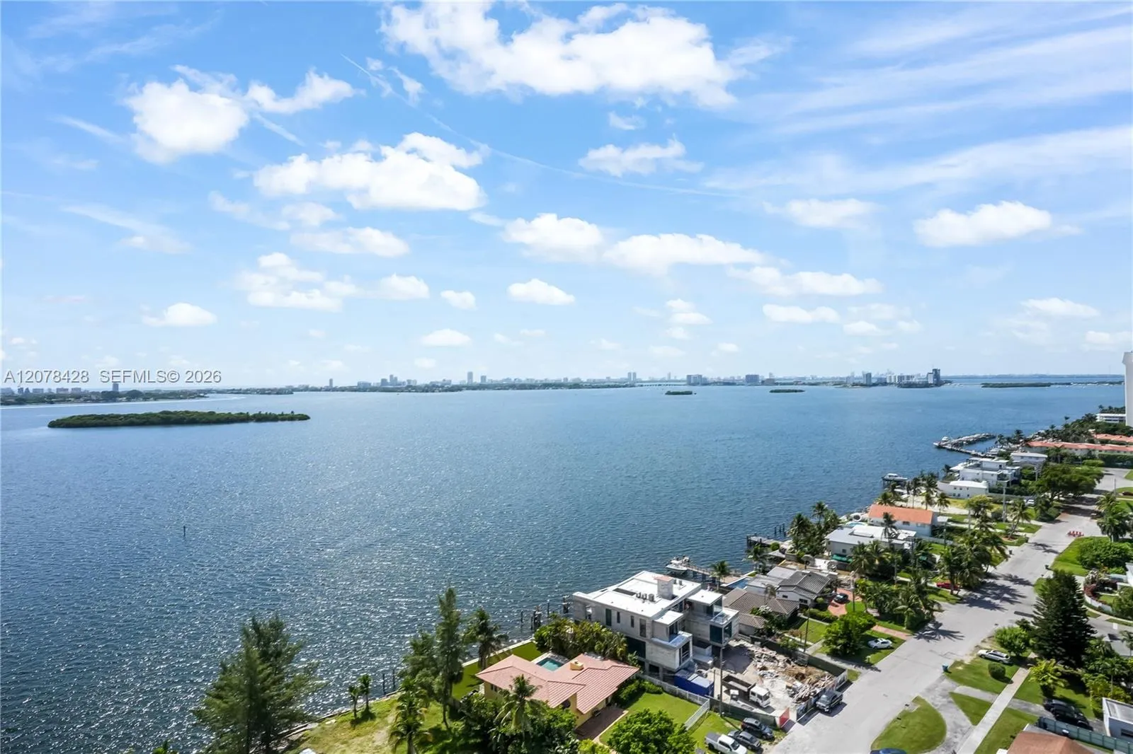 Foto de propiedad en 11113 Biscayne Boulevard 1951, Miami, FL 33181 Miami con MLS# 