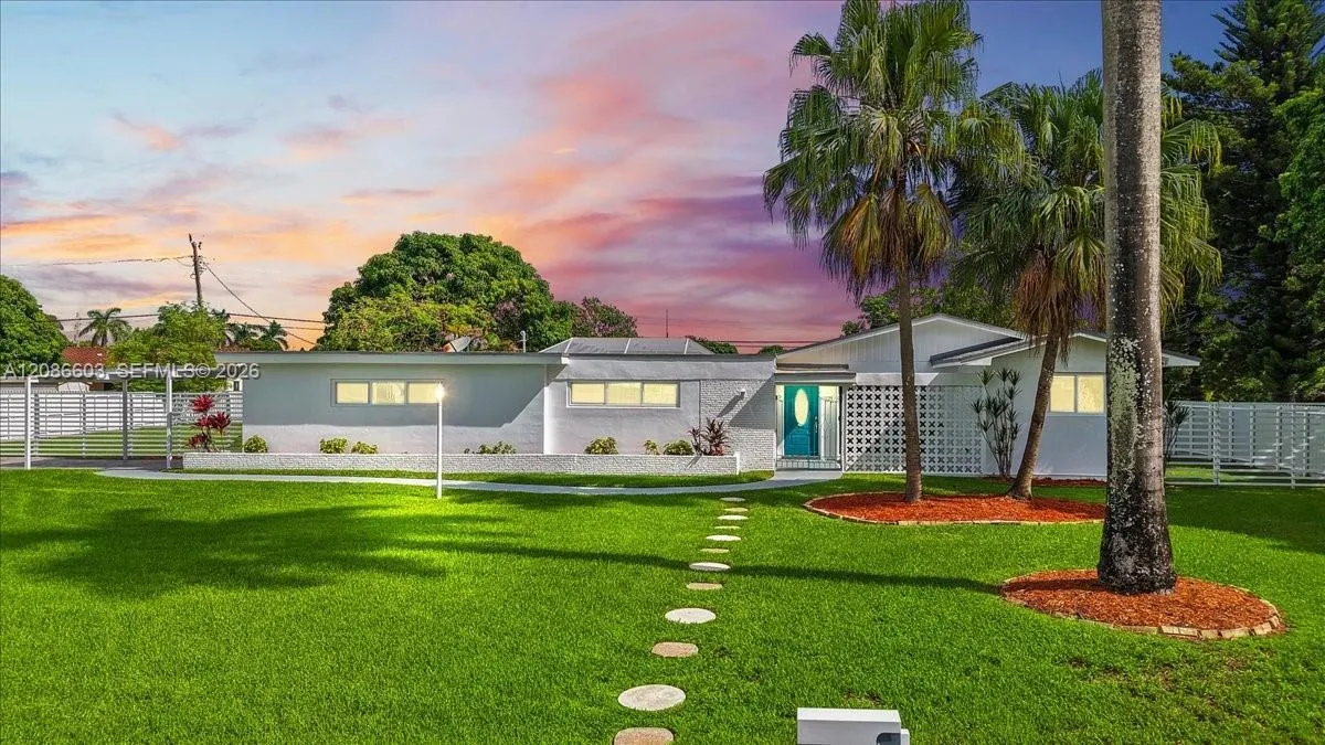 En Venta 11125 SW 173rd Terrace, Miami, FL 33157, Miami, FL 33157