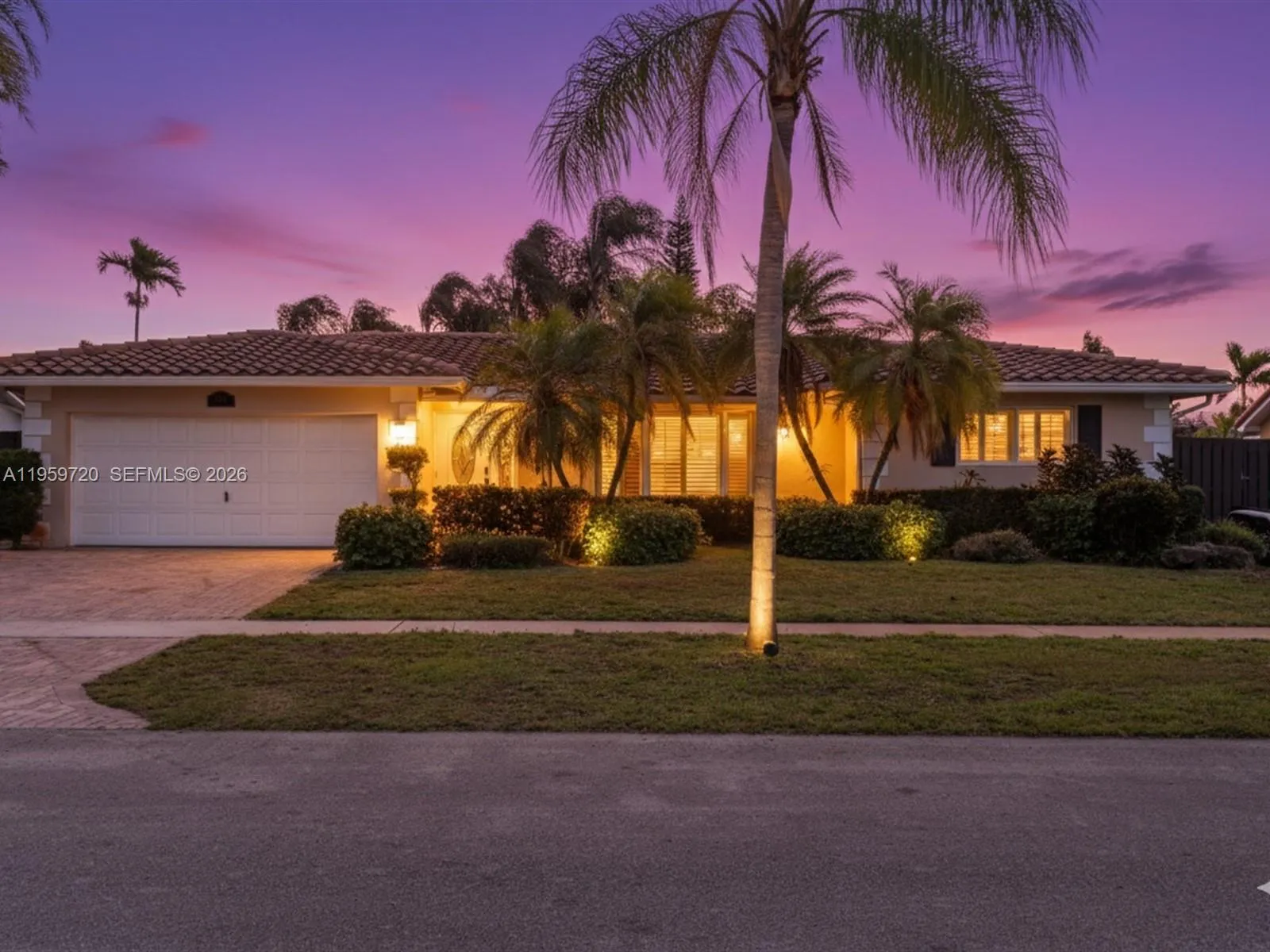 Foto de propiedad en 1113 N 46th Terrace, Hollywood, FL 33021 Hollywood con MLS# 