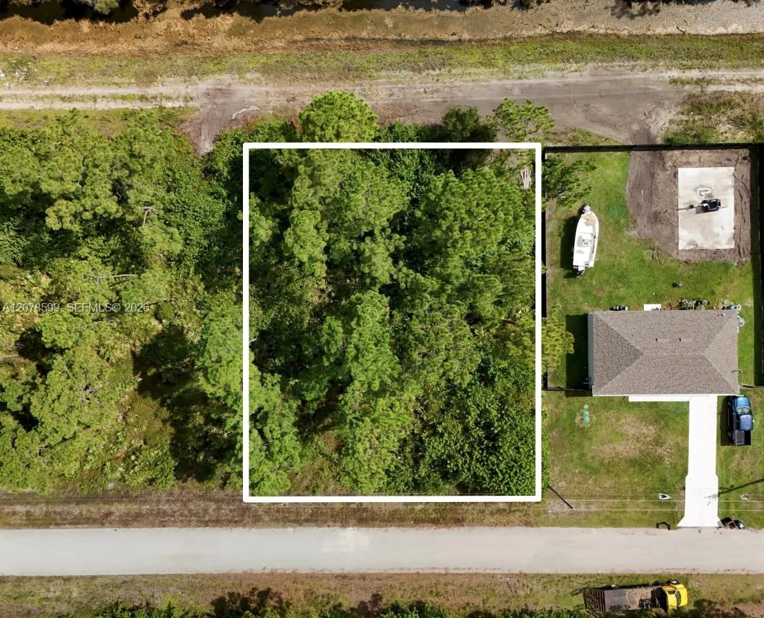 En Venta 1114 Craft Street E, Lehigh Acres, FL 33974, Lehigh Acres, FL 33974