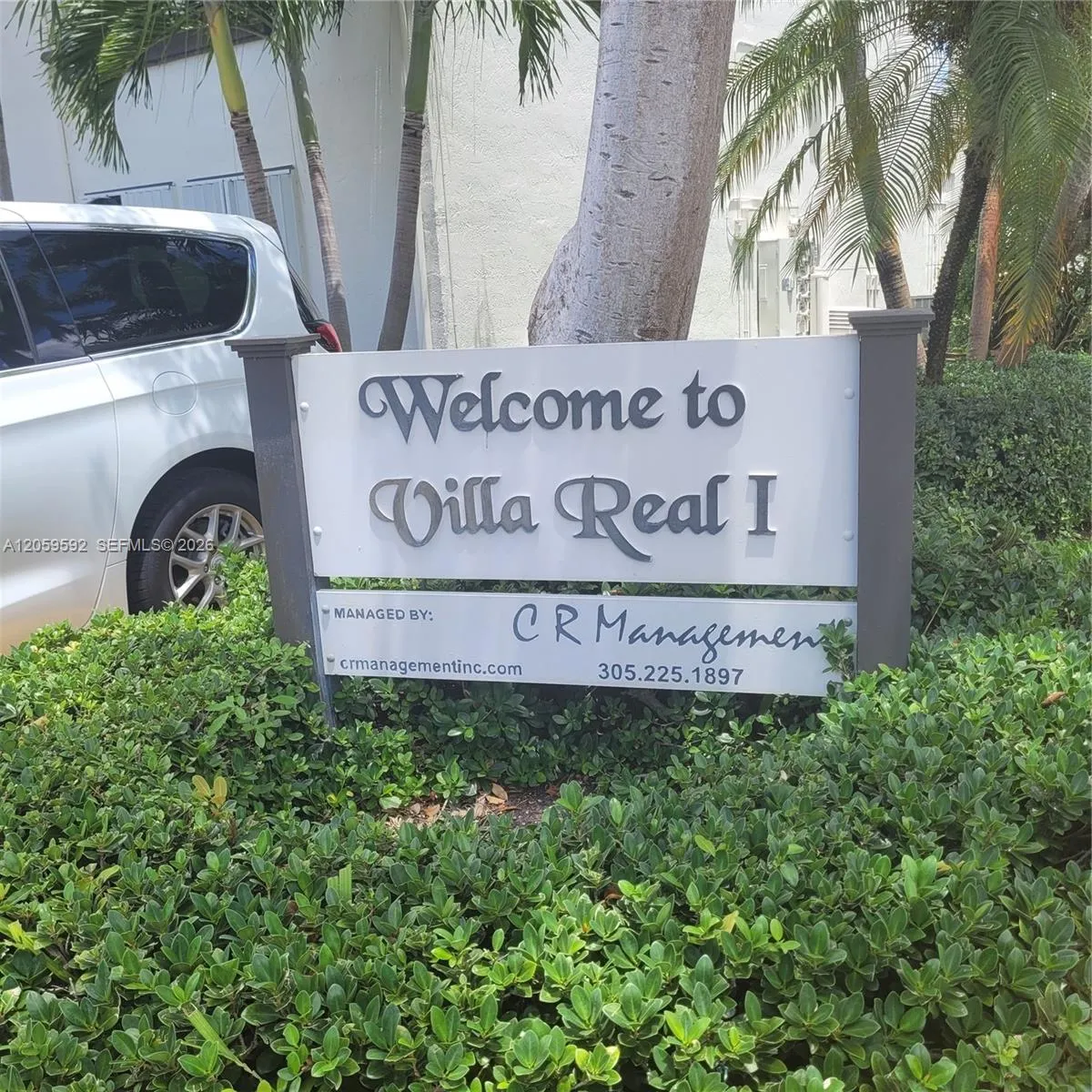 Foto de propiedad en 1114 NW 124th Court 101, Miami, FL 33182 Miami con MLS# 