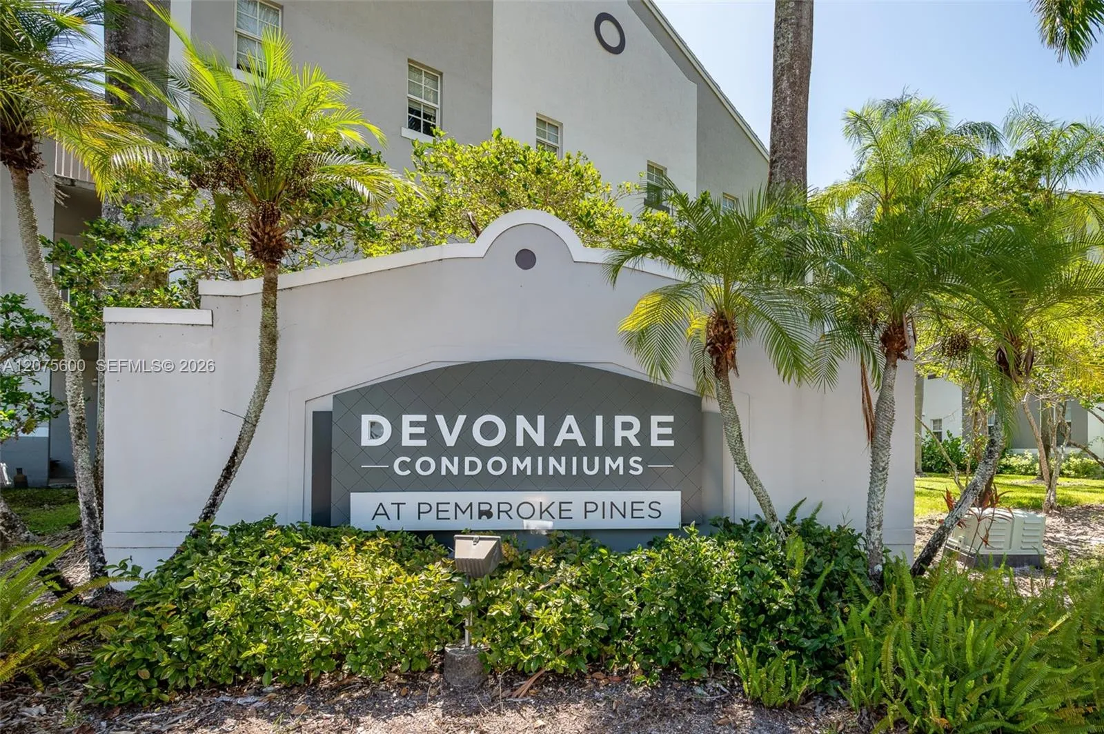 Foto de propiedad en 11145 SW 6th Street 302, Pembroke Pines, FL 33025 Pembroke Pines con MLS# 