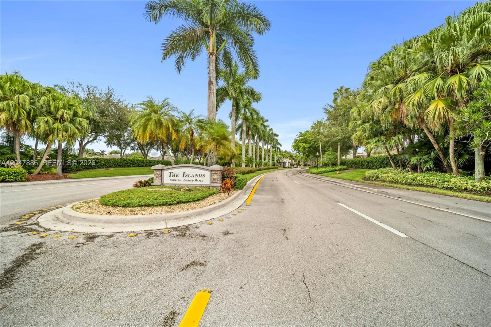 Foto de propiedad en 1115 Camellia Circle 1115, Weston, FL 33326 Weston con MLS# 