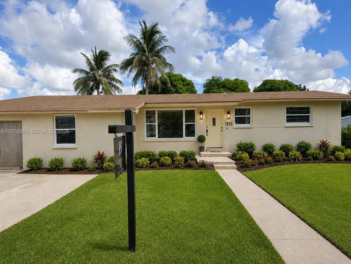 En Venta 1115 W 51st Place, Hialeah, FL 33012, Hialeah, FL 33012