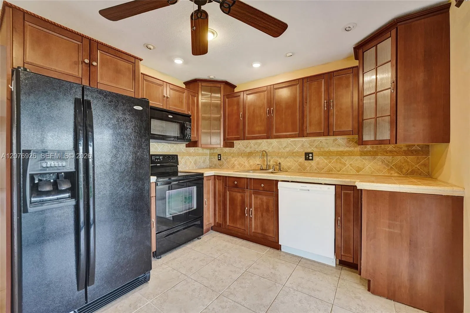 Foto de propiedad en 11154 NW 37th Street, Sunrise, FL 33351 Sunrise con MLS# 
